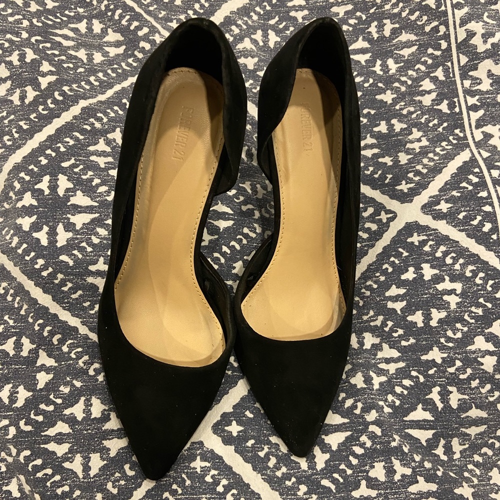 Pointy toe heels